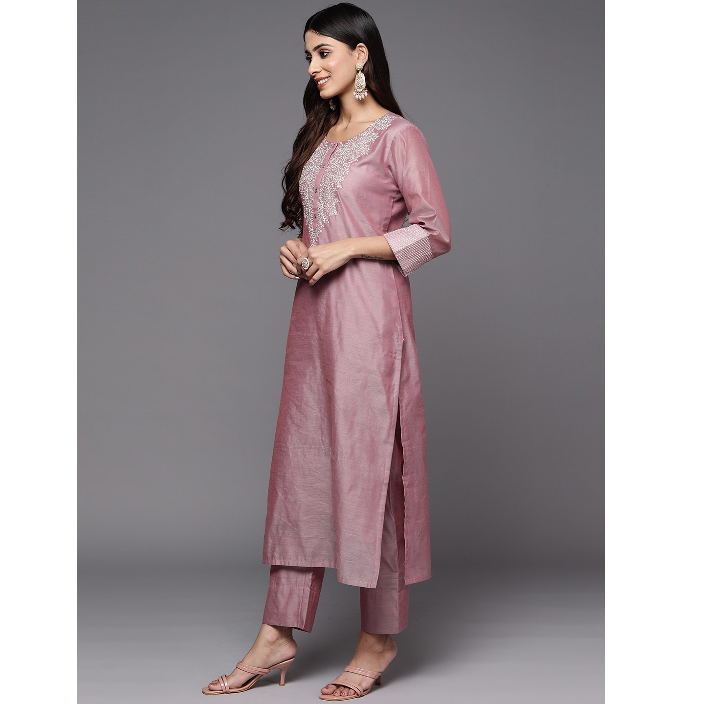 Baby Pink Embroidered Chnaderi Slik Straight Kurta Pant Dupatta Set