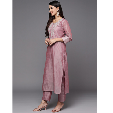 Baby Pink Embroidered Chnaderi Slik Straight Kurta Pant Dupatta Set