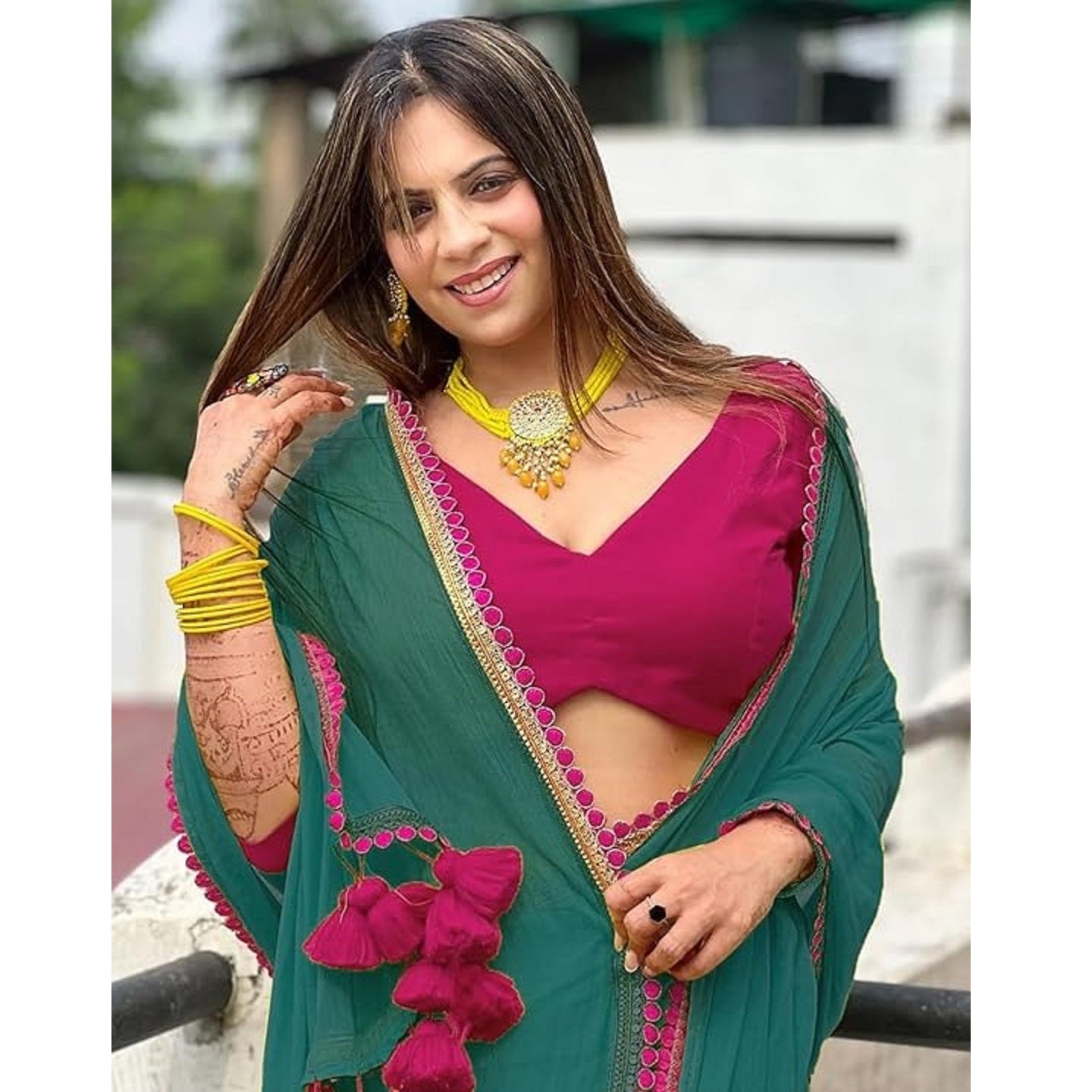 Green Solid Georgette Red Lace Saree
