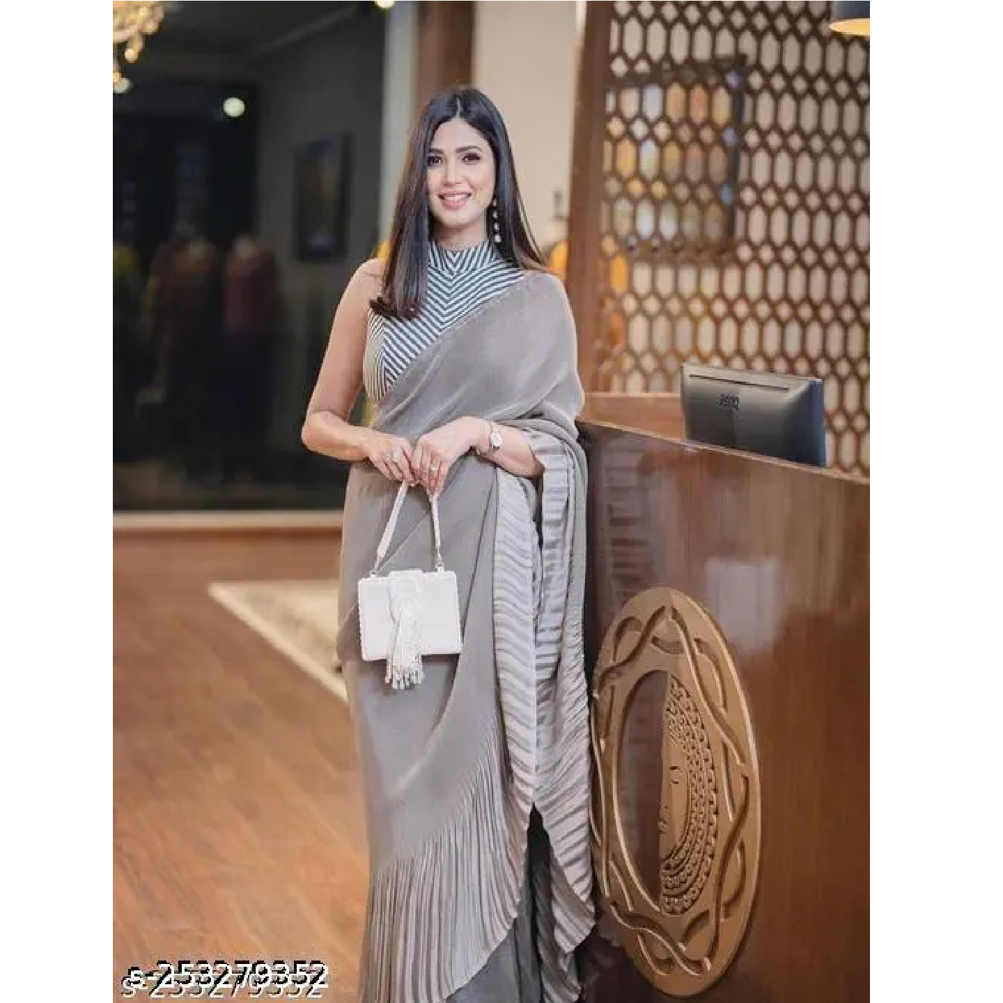 Gray Solid Chiffon Crash Saree With Blouse